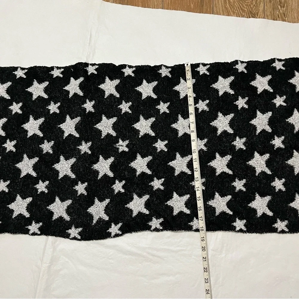 Steve Madden Black White Stars Chunky Wide Cozy Scarf NWT